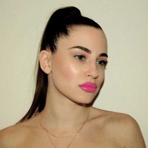 Lipstick Candy Girl